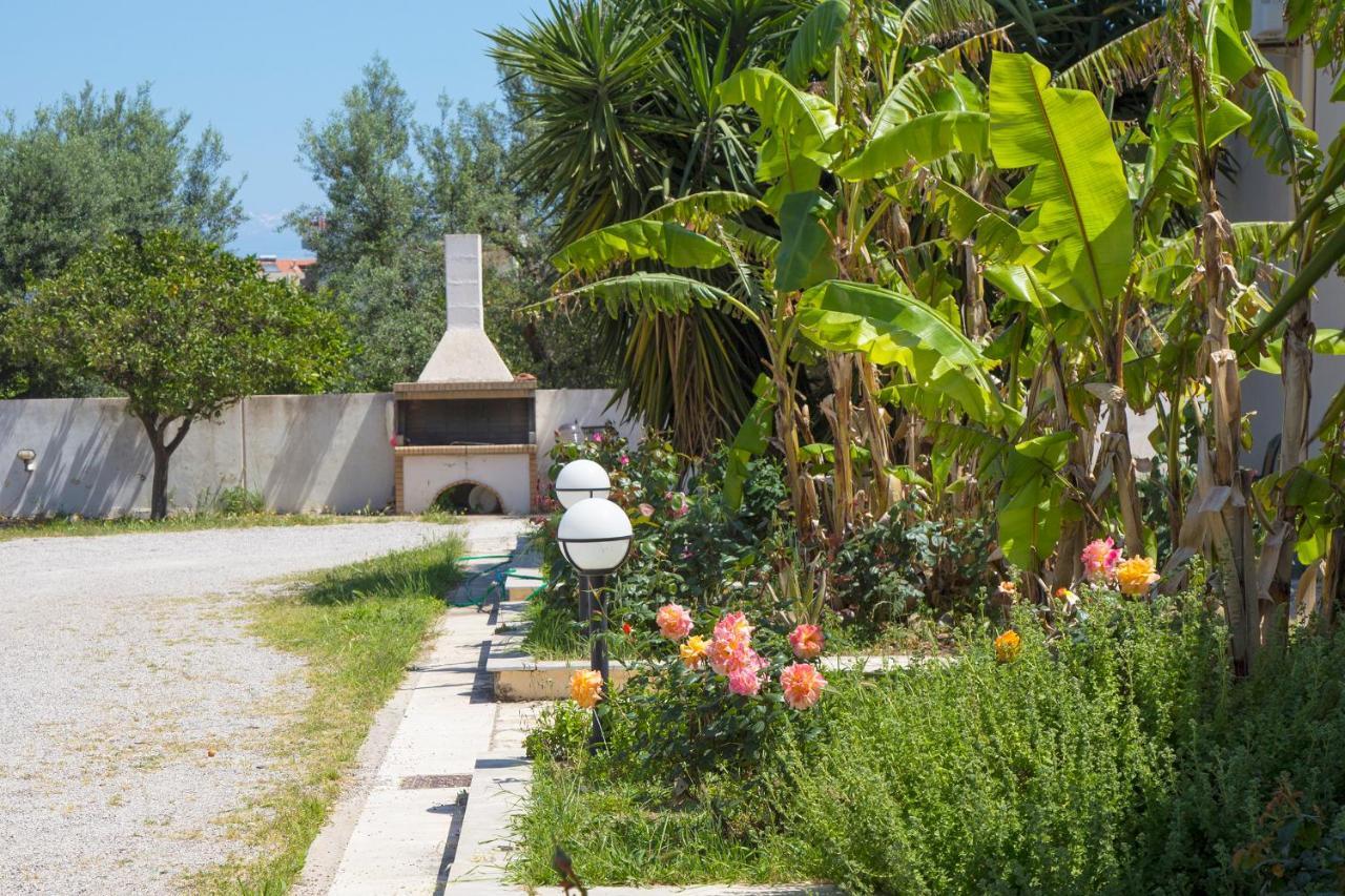 Oliva Holiday Homes Dhiyeliotika Bagian luar foto